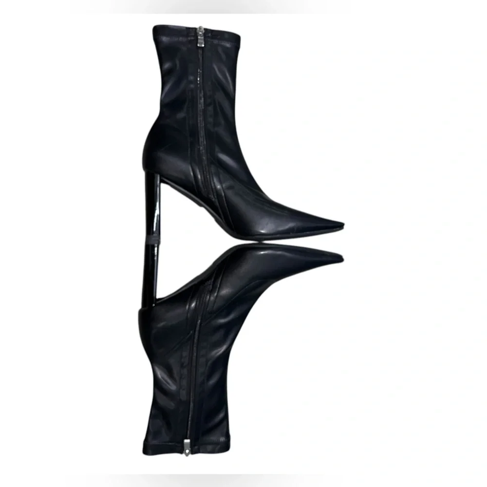 Taepusr Black Ankle Booties NWOB - Picture 9 of 11